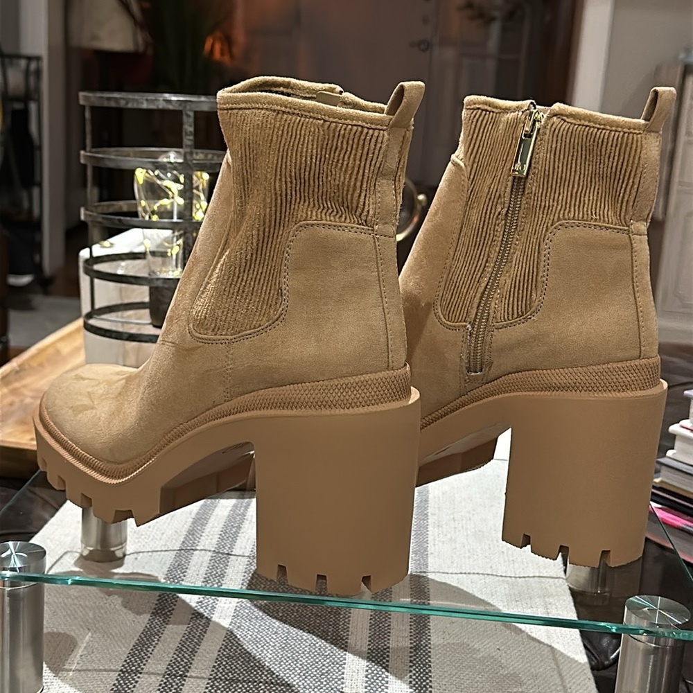 JLO by Jennifer Lopez Womens Emalee Chelsea Boots in Tan, Size 10 NWOB, Unworn - Picture 15 of 16